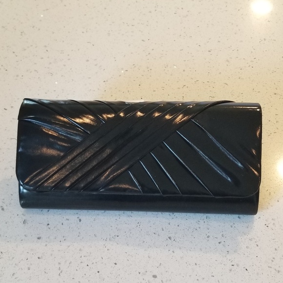 Sophisticated Black Cluch ๐ - Picture 1 of 7